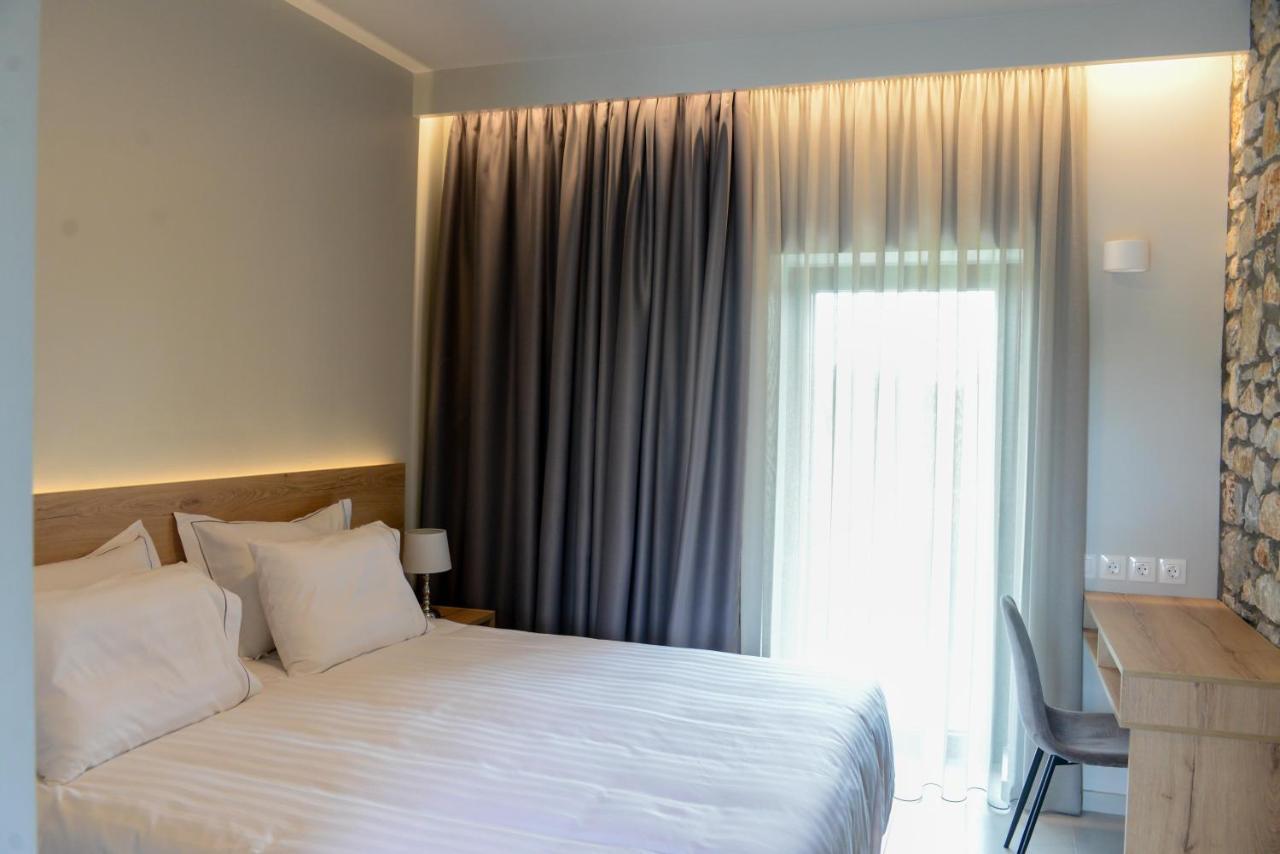 Comfort Suites & Rooms Larissa Exteriör bild