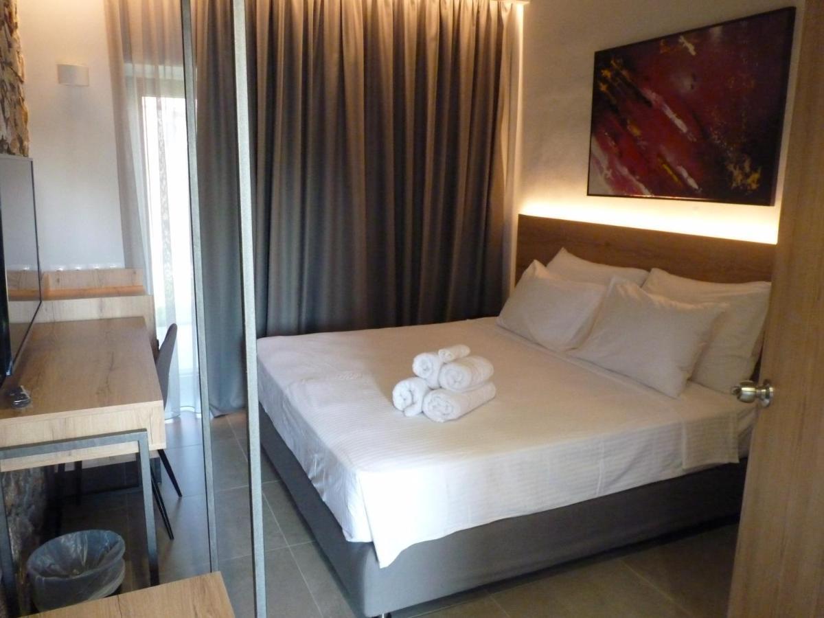 Comfort Suites & Rooms Larissa Exteriör bild